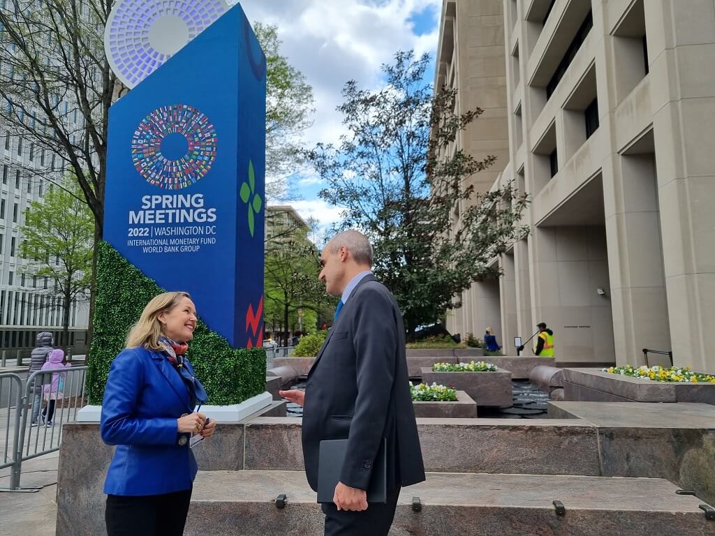 ​​​​​​​​La vicepresidenta Nadia Calviño preside las reuniones del Comité Monetario y Financiero Internacional del FMI en Washington